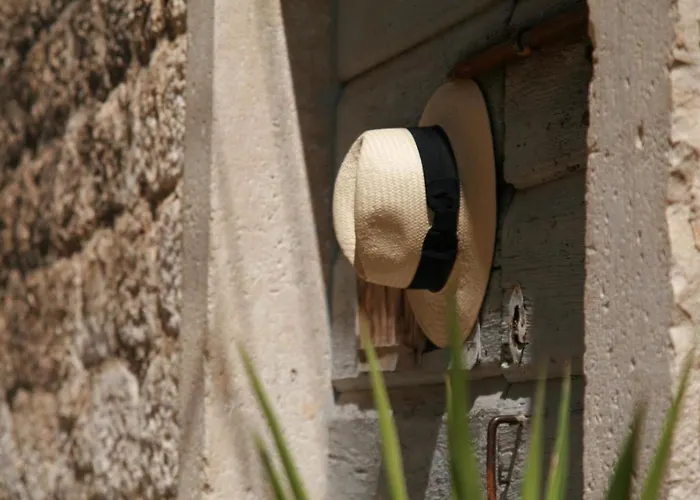 Sime's Down Town Gostinjska kuća Hvar Town