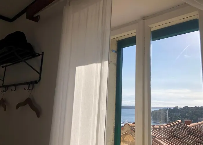 Sime's Down Town Gostinjska kuća *