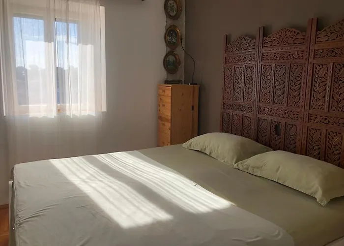 Sime's Down Town * Hvar Town