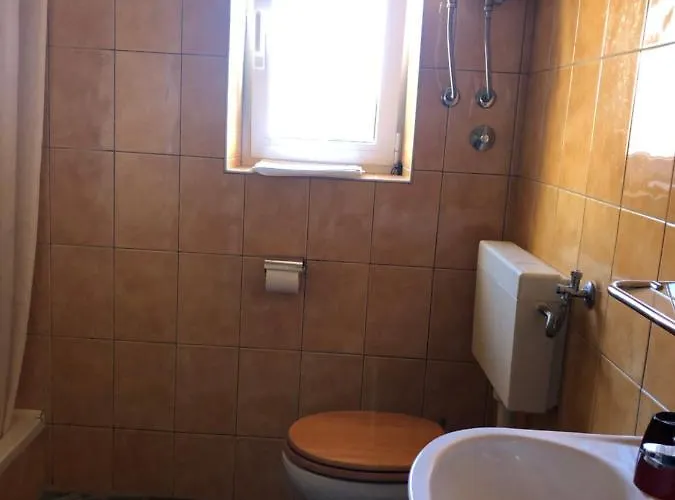 Gostinjska kuća Sime's Down Town Hvar Town